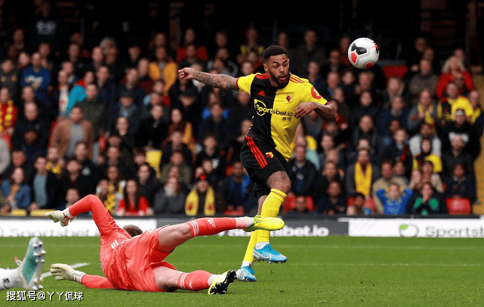 球员们为胜利进行了激烈争夺