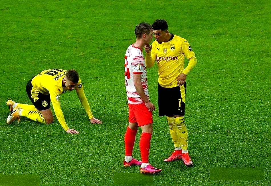 关于多特蒙德在主场力克对手，联赛连胜加一的信息