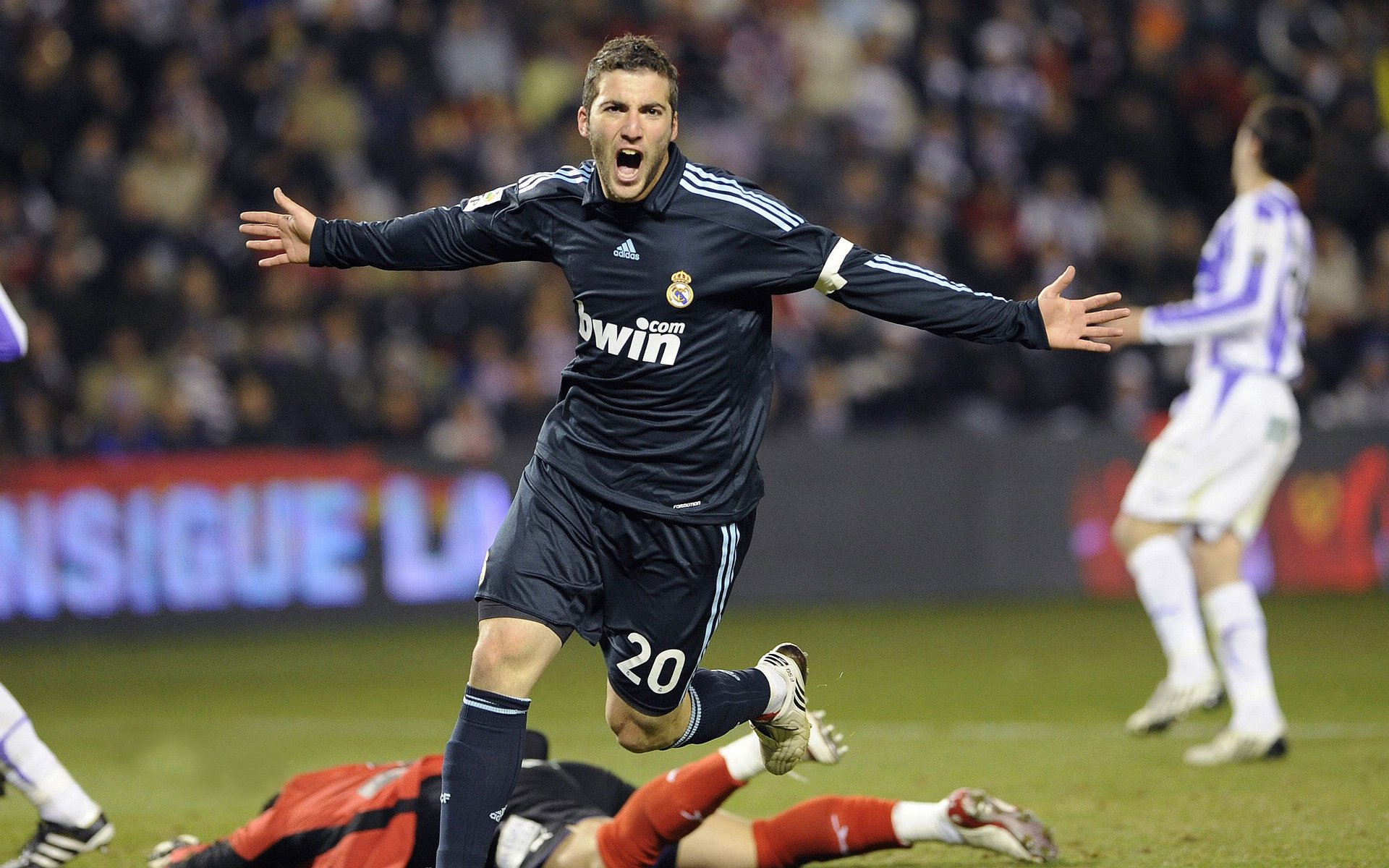 布雷默的救赎之夜，当波兰铁骑遇上罗马军团