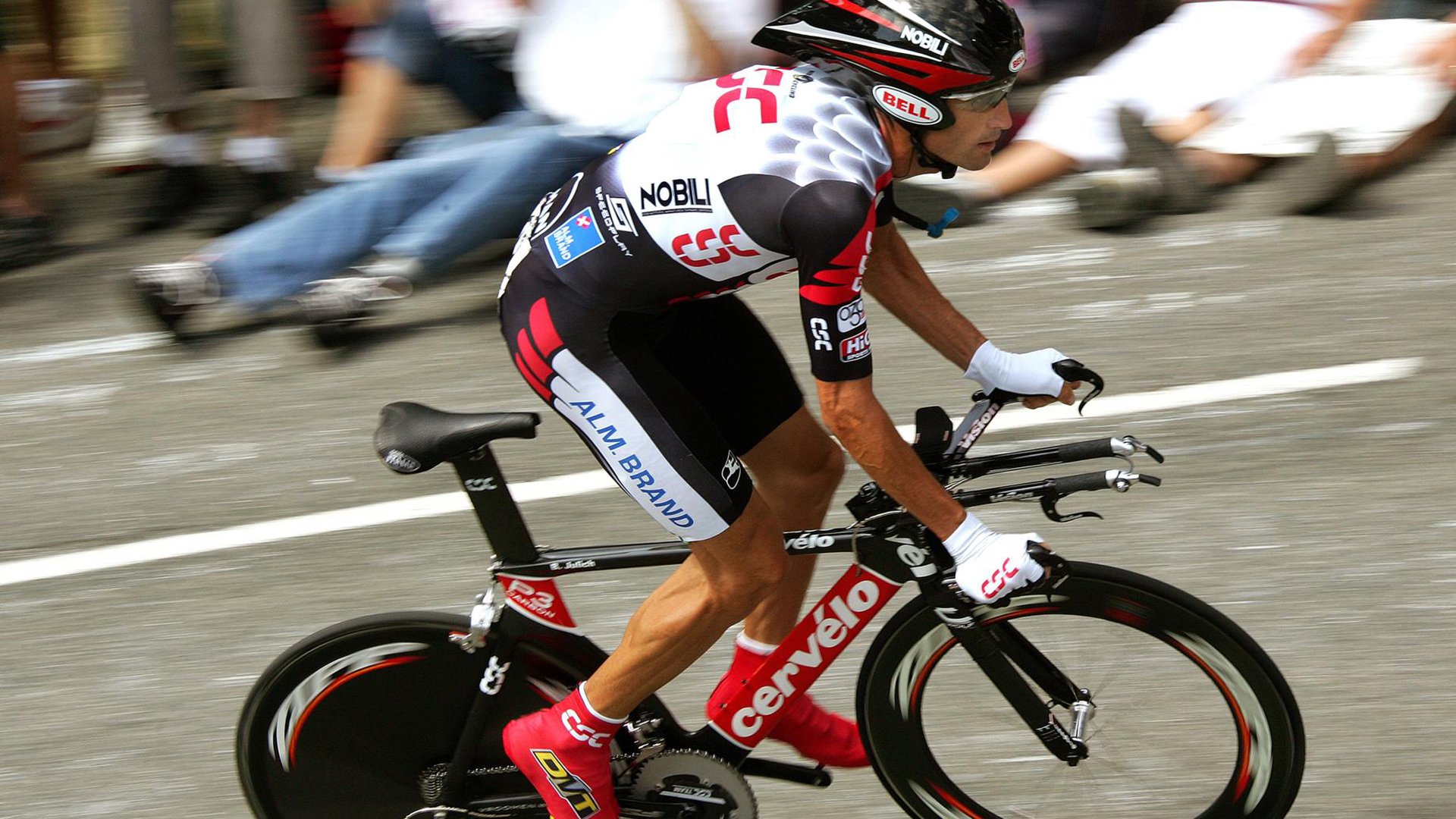 红土之王硬地称雄,纳达尔带队美网完胜法网的战术革命与时代启示